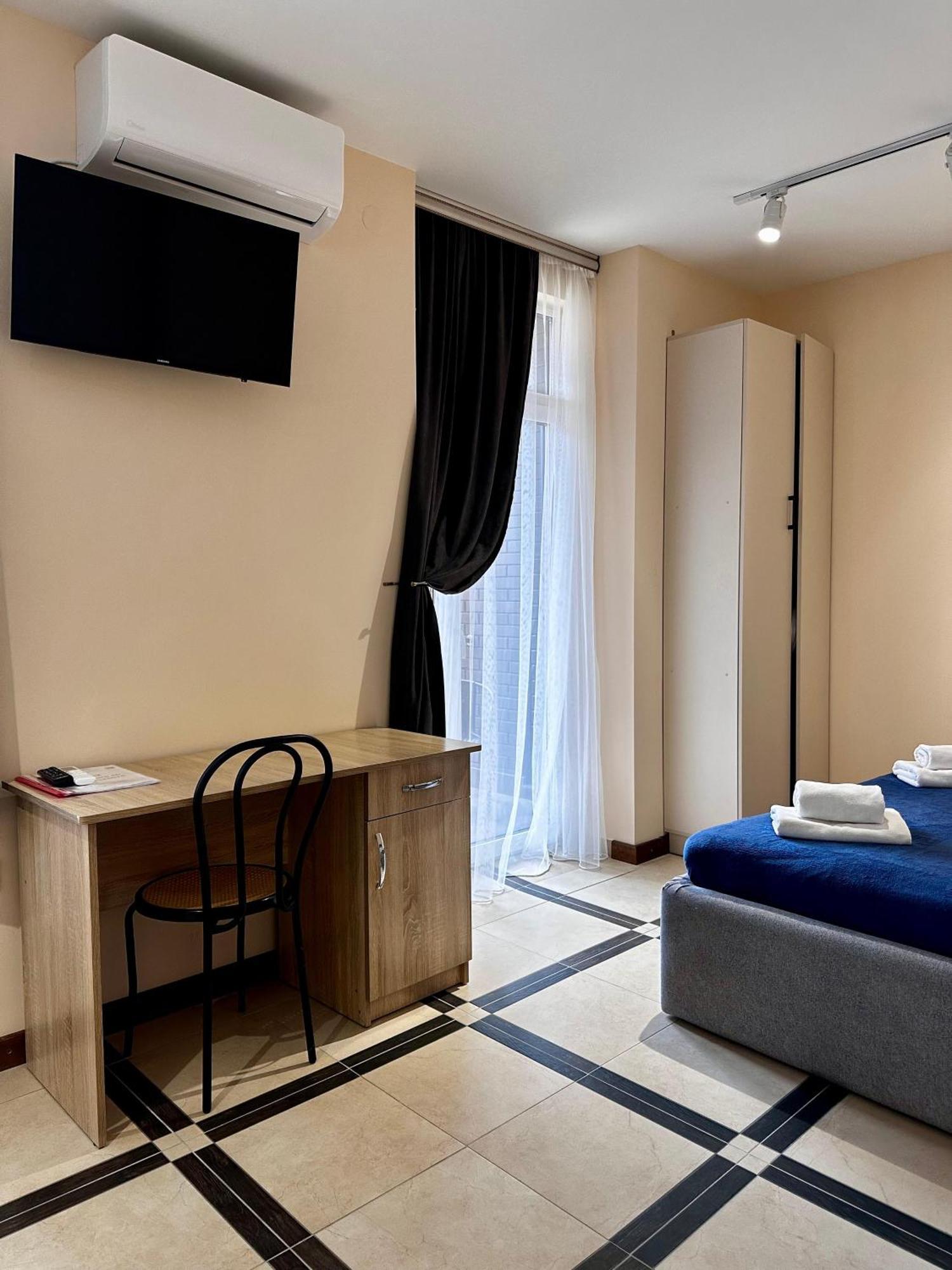 Opera Center Hotel & Apartments Lviv Luaran gambar