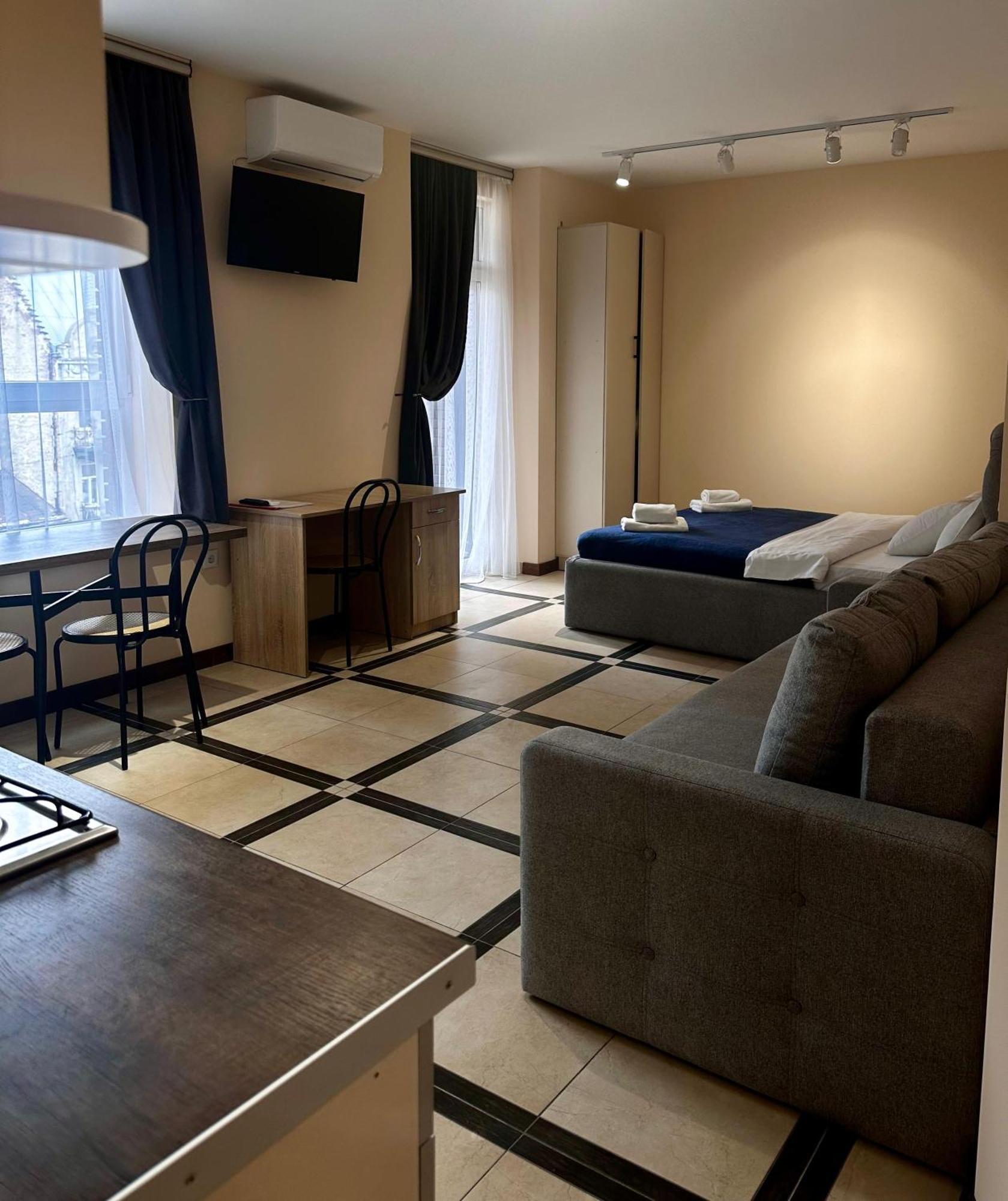 Opera Center Hotel & Apartments Lviv Luaran gambar