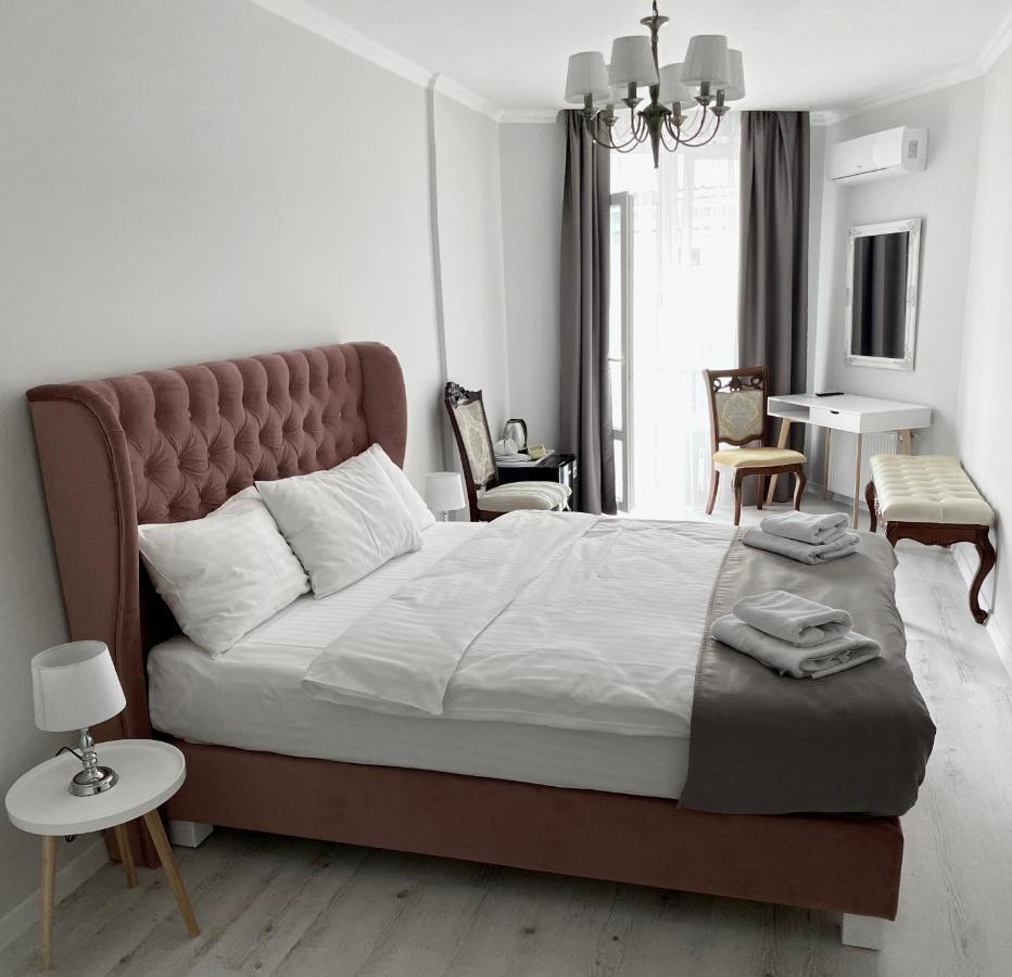 Opera Center Hotel & Apartments Lviv Luaran gambar